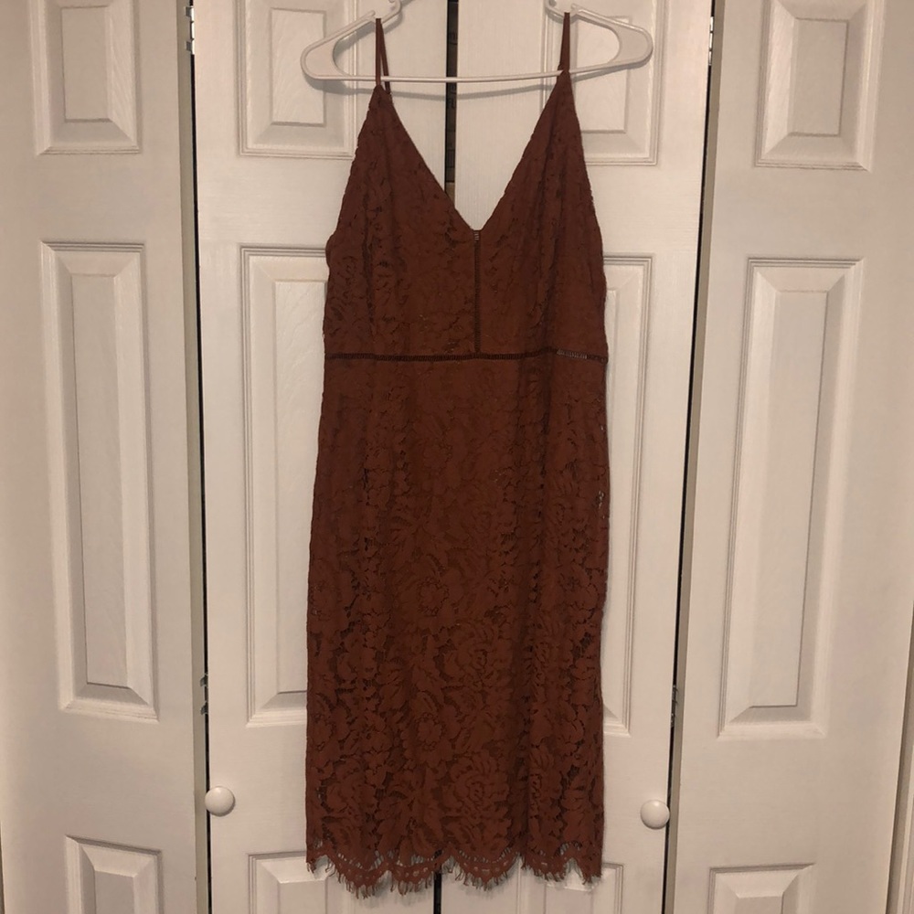 ASTR The Label Lace V-Neck Sheath Dress